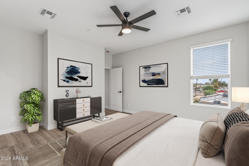 19VS) PRIMARY BEDROOM