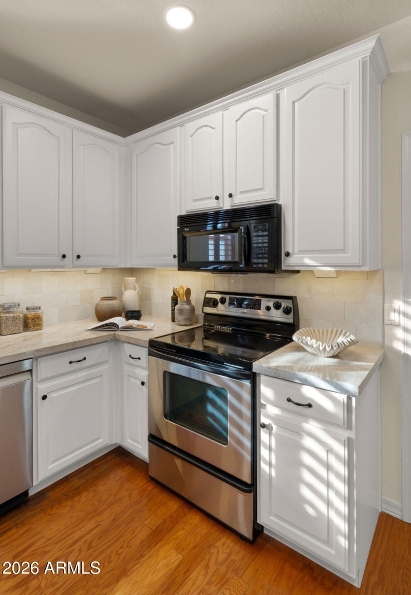 16-web-or-mls-Kitchen5