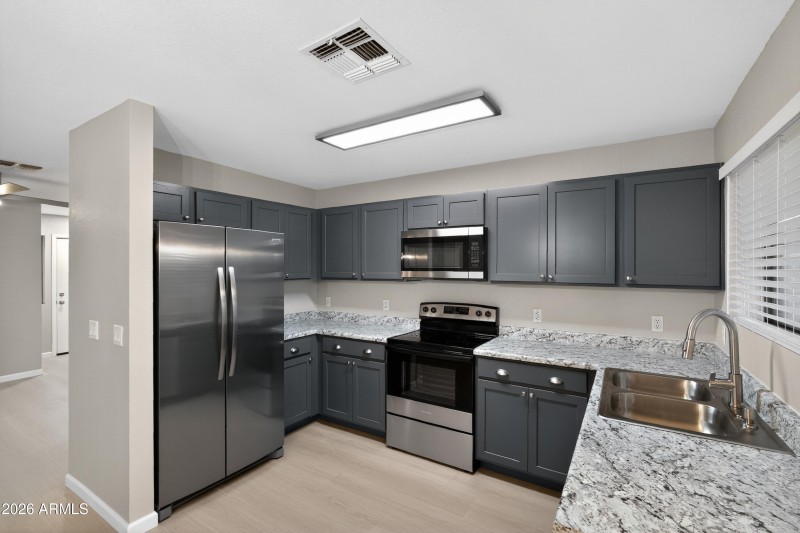 3) 67043-6975873f90cd2