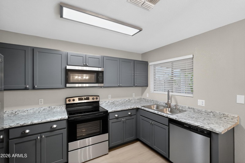 5) 67043-6975874d00690