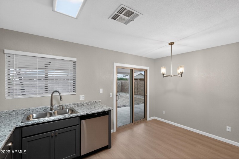 6) 67043-6975871e147c4