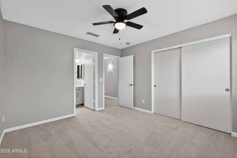 7) 67043-697586f4d04c7