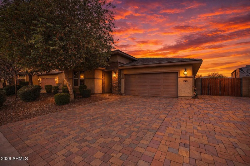 18248 W Montecito front twilight