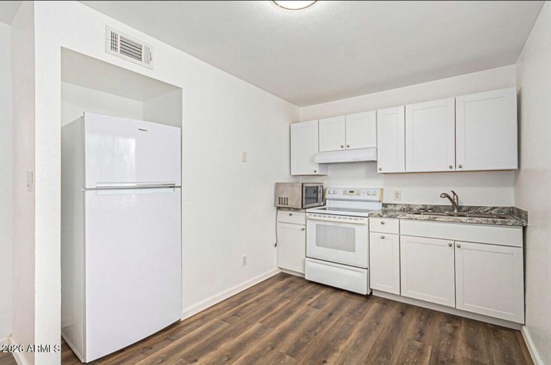 Culver Unit 4 Kitchen