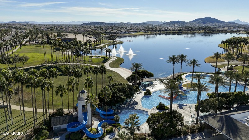 Estrella-Lakeside-aerials-2