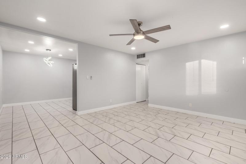 Breakfast + Entry Room