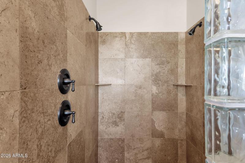 042_Dual Shower Heads