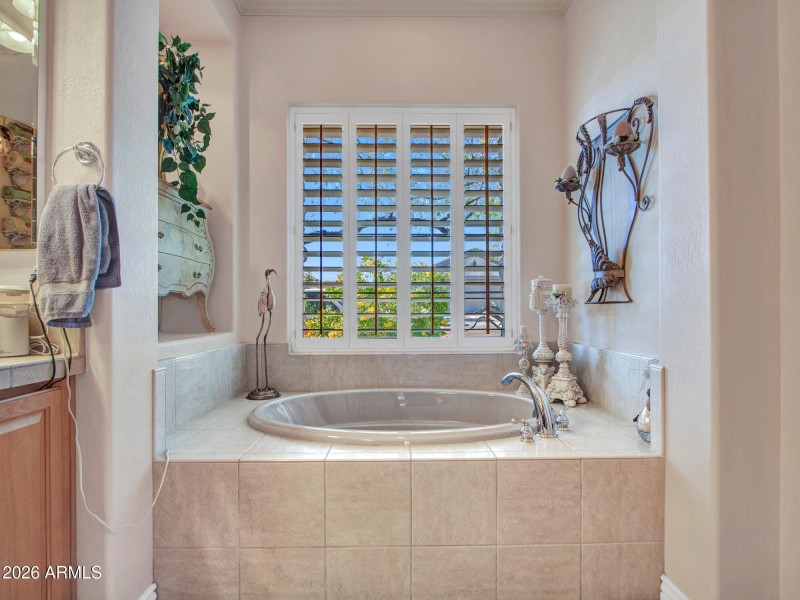 06-Primary-Suite-(11)