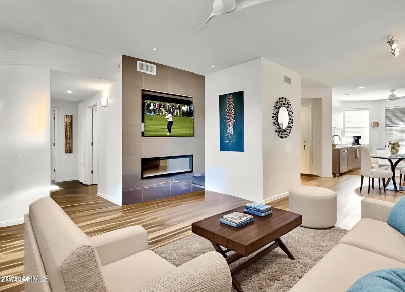 21 New Digital IMG_8583