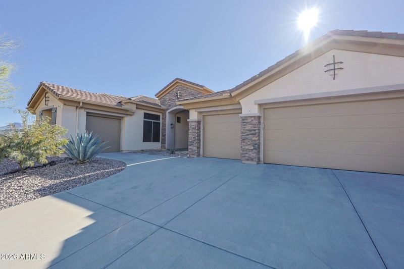 42131 N MOUNTAIN COVE DR