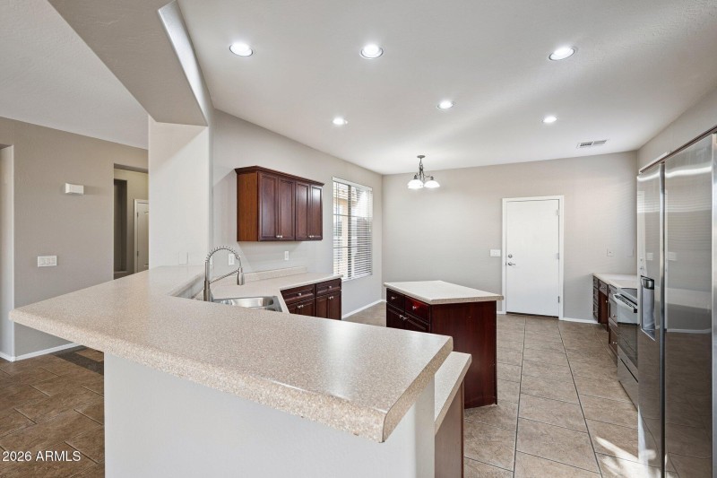 10-web-or-mls-15454-w-statler-cir