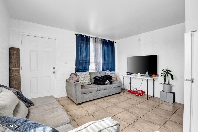 15-custom-1410 W Cheryl Dr-15