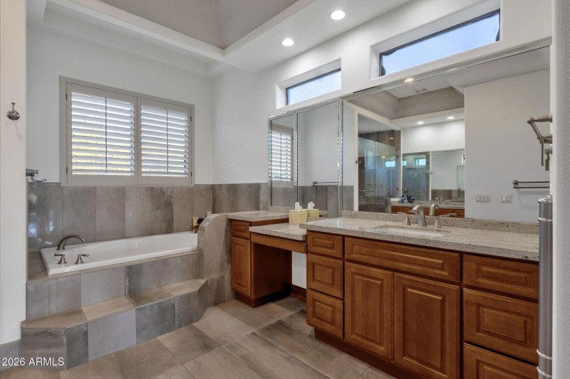 038_Primary Bathroom