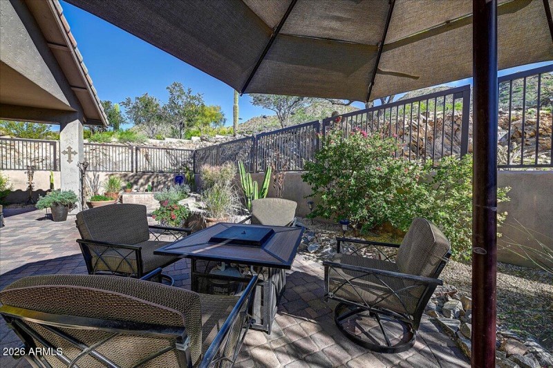 27-Conversation Area