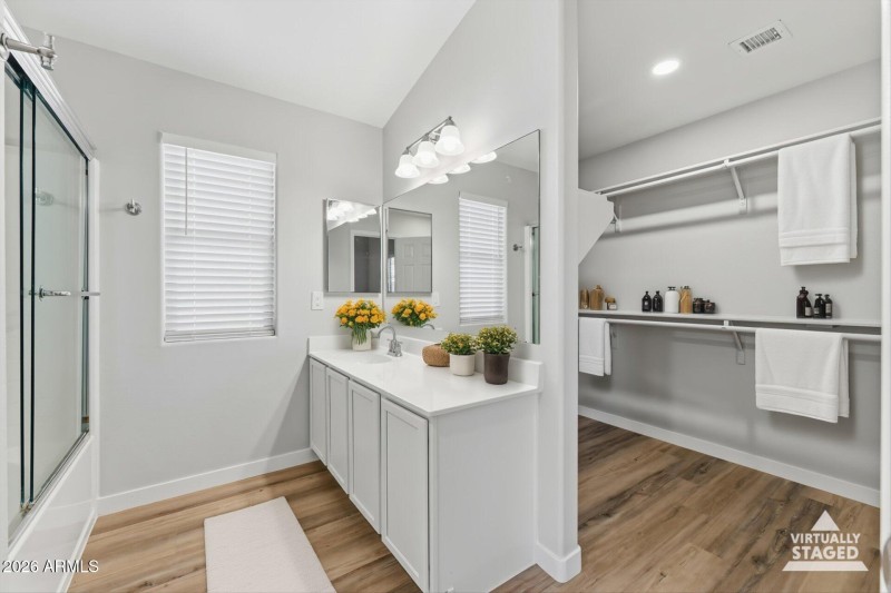 30-Primary Bathroom (virtually staged)