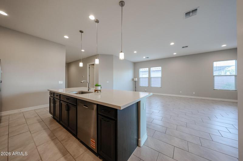 Pendant Lights & Quartz Counters