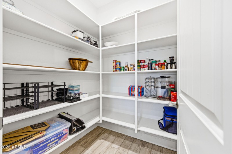 21-web-or-mls-5691 N Dakota Dr-21