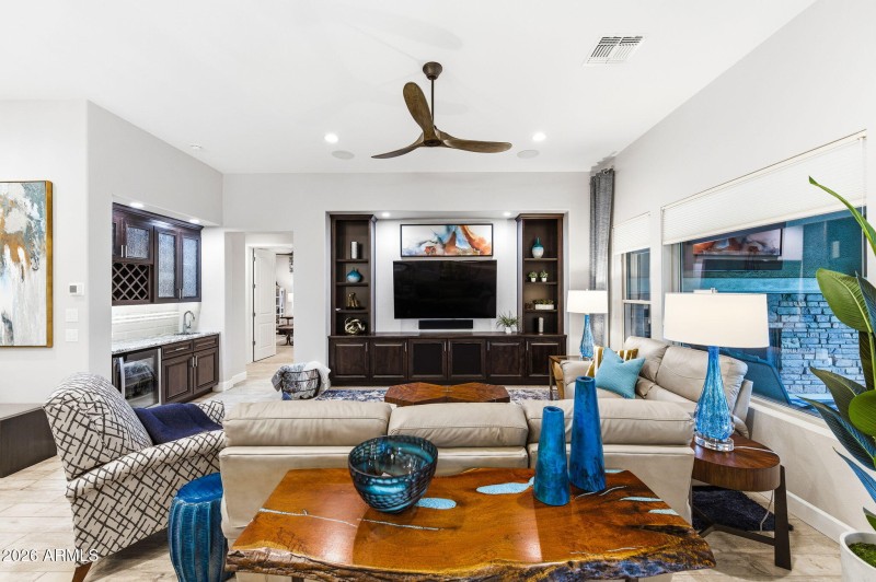 25-web-or-mls-5691 N Dakota Dr-25