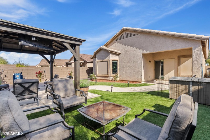 Views to back of home/yard