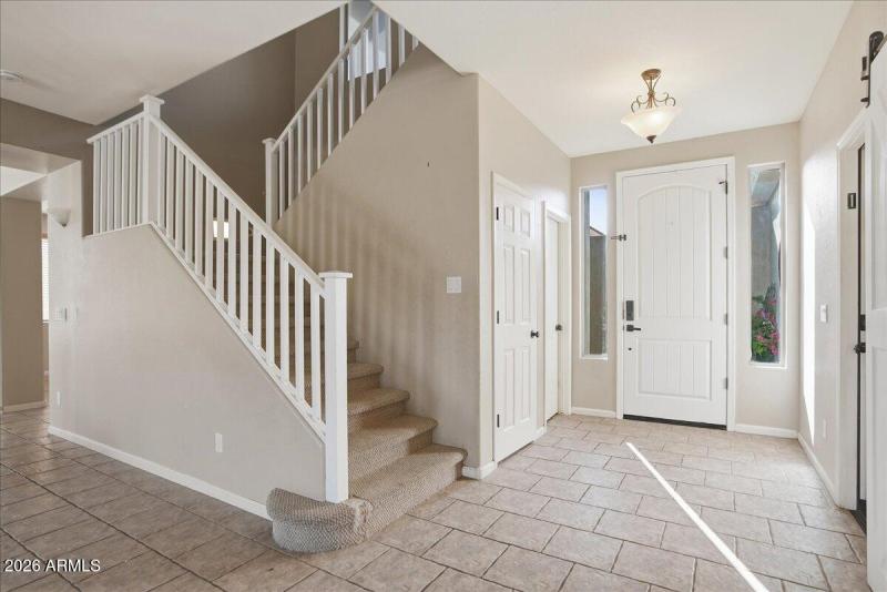 05-10740 E Lobo Ave_RedHogMedia