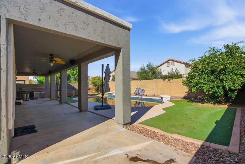 27-10740 E Lobo Ave_RedHogMedia