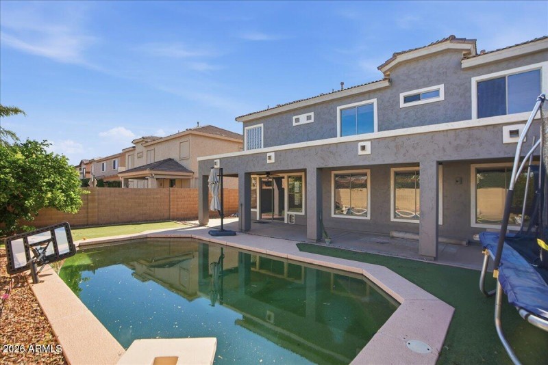 31-10740 E Lobo Ave_RedHogMedia