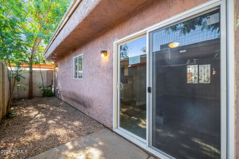 2847 N 46th Ave-large-016-009-TOD5212-15