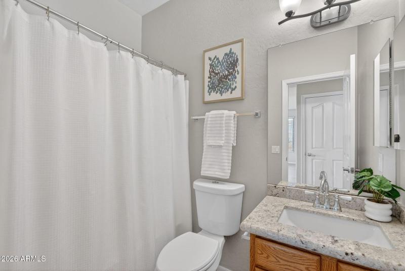 21-web-or-mls-13-E Clifton Ave