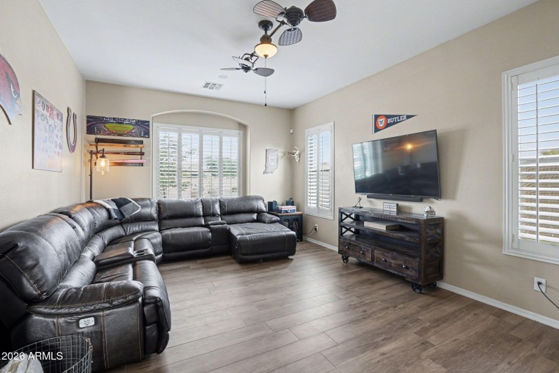 9-web-or-mls-Untitled-09