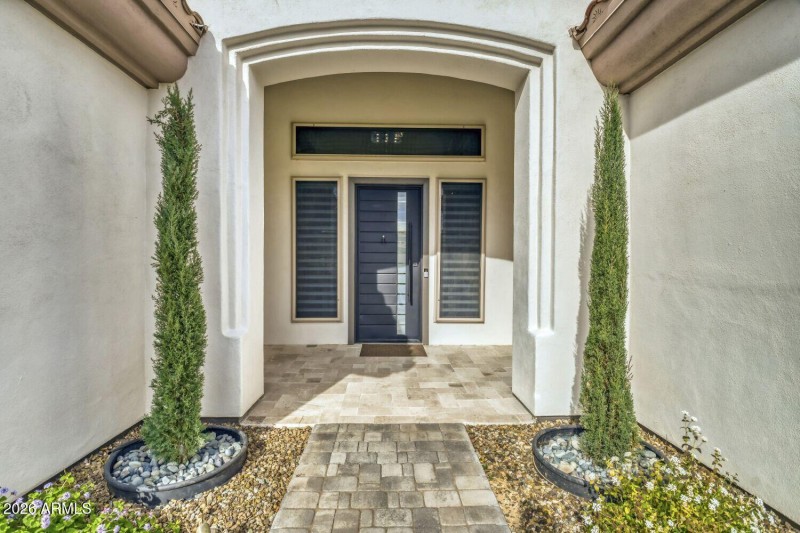 004 - 04 Exterior Front