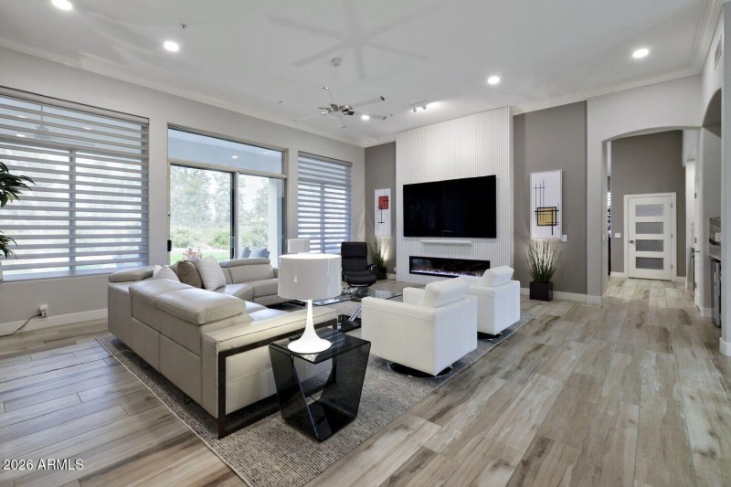 007 - 07 Living Room