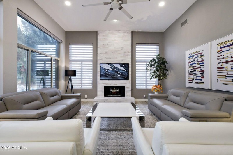 021 - 21 Family Room