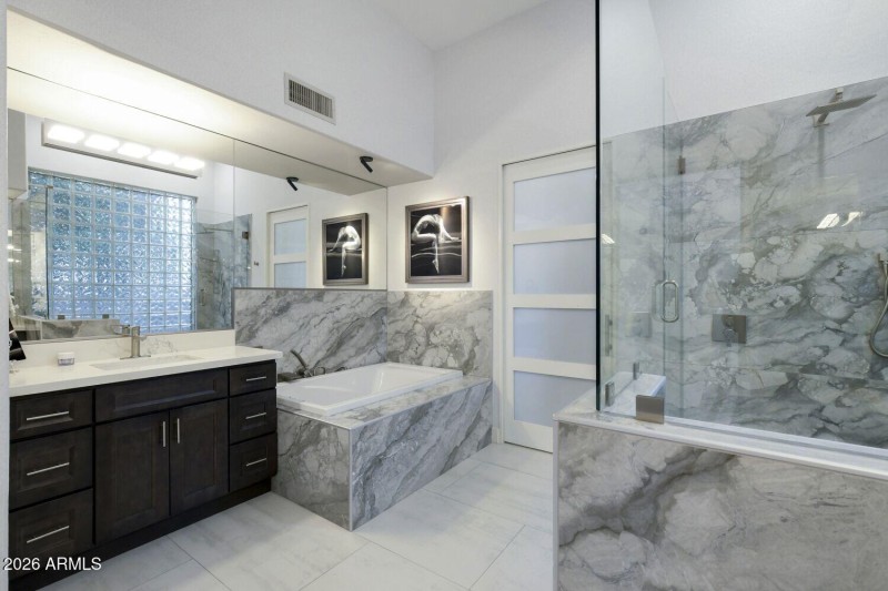 026 - 26 Primary Bathroom