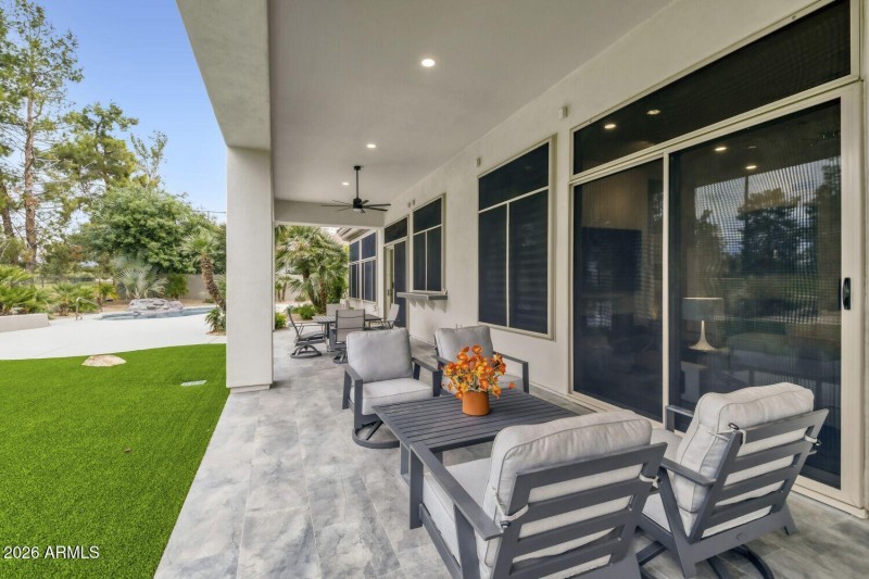 037 - 37 Exterior Rear