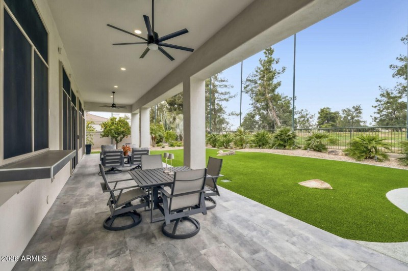 042 - 42 Exterior Rear