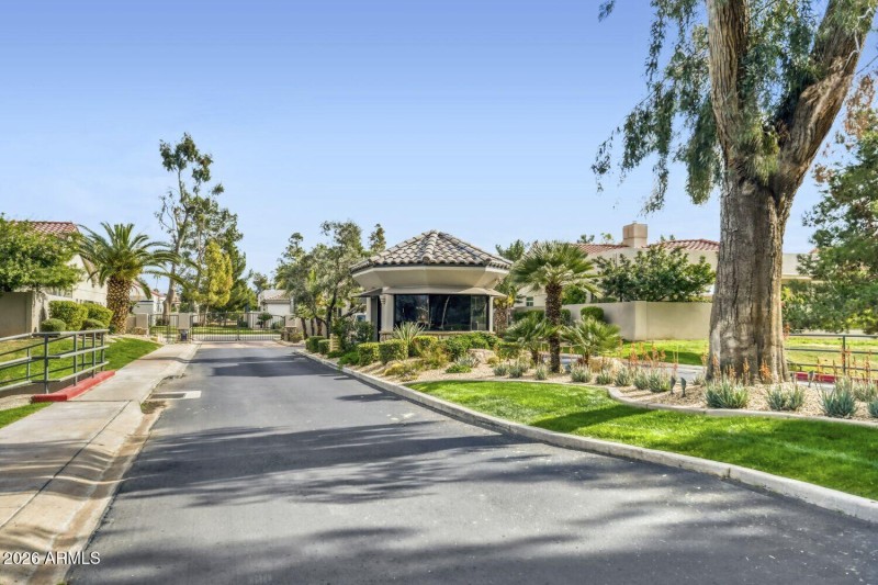 044 - 44 Community Gate