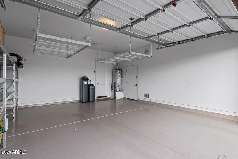 Oversized 2 car garage