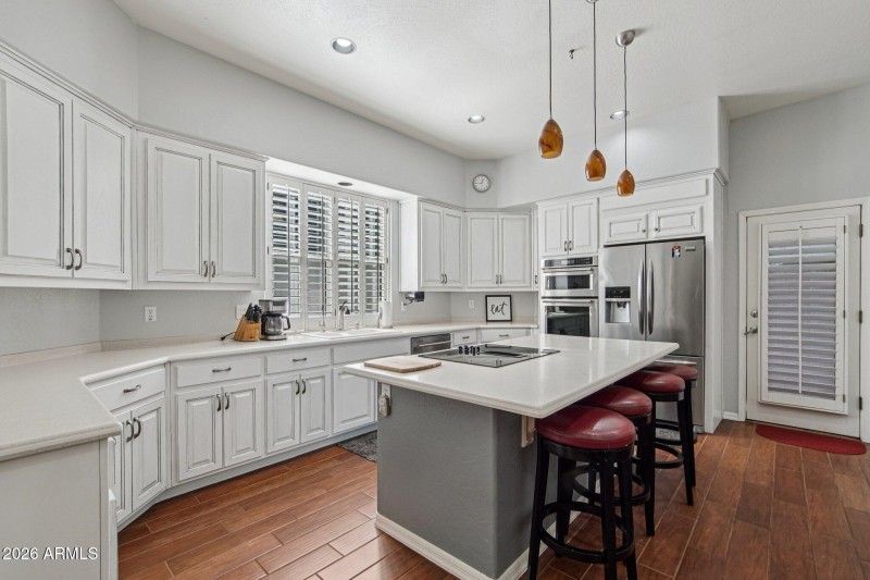 16-web-or-mls-E Nisbet Rd-S2801-014