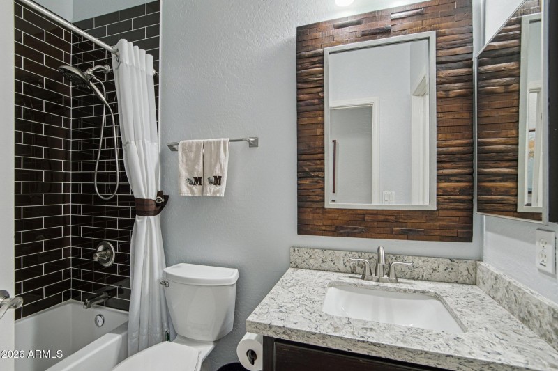 20-web-or-mls-E Nisbet Rd-S2801-018