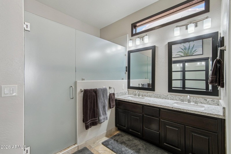 26-web-or-mls-E Nisbet Rd-S2801-024