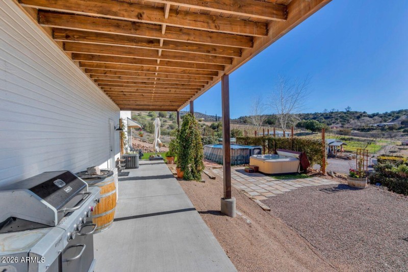 Exterior_Side Patio_Pool