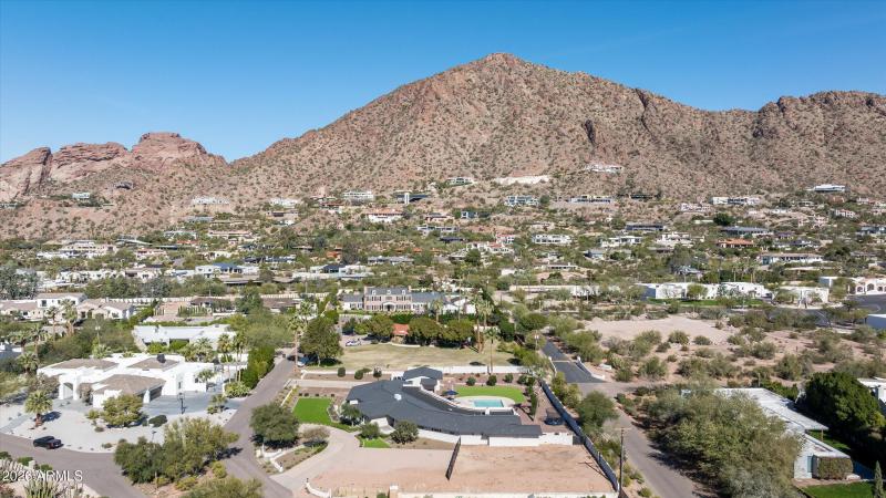 02-4545NRoyalViewDrE-2