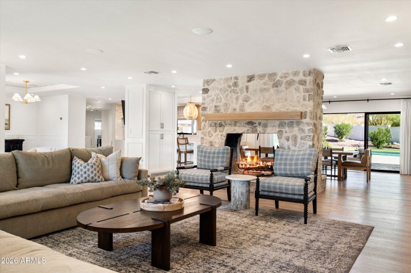 13-4545NRoyalViewDrE-13