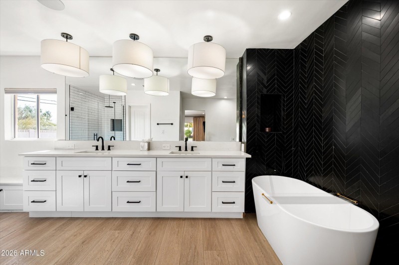 28-4545NRoyalViewDrE-28