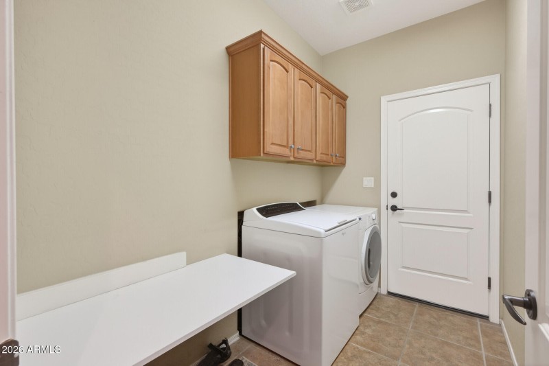 Indoor laundry room