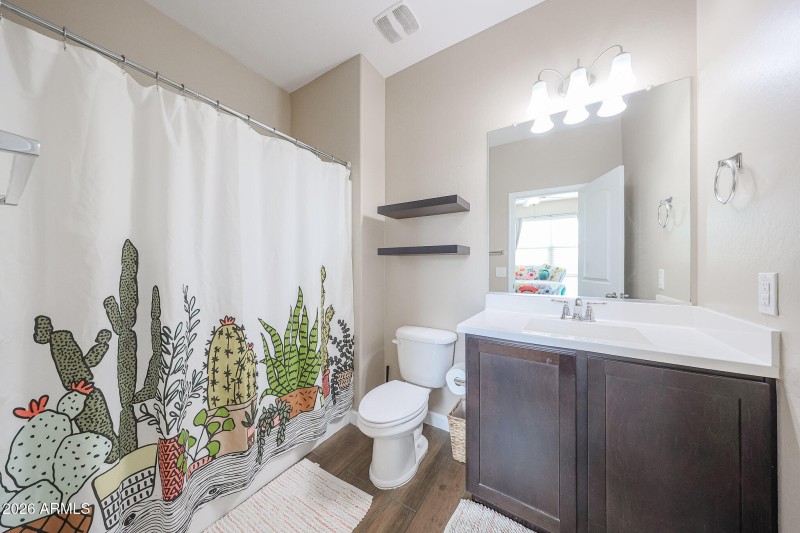 Private Guest Suite Bathroom