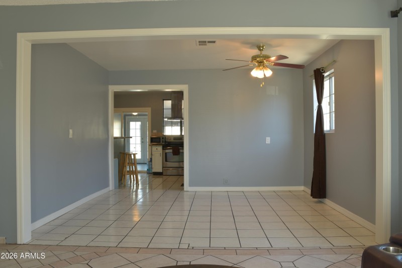 sting 2312 E HARVARD ST 10