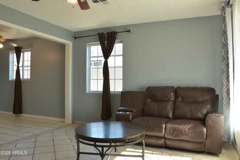 sting 2312 E HARVARD ST 4