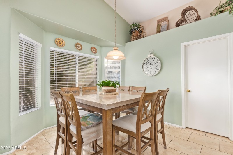 Large Breakfast Nook