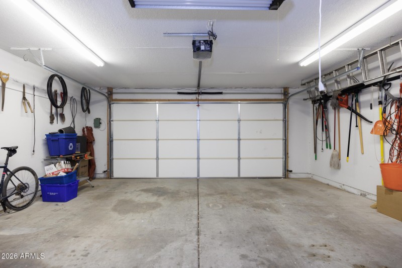 1262 E Crown - Garage